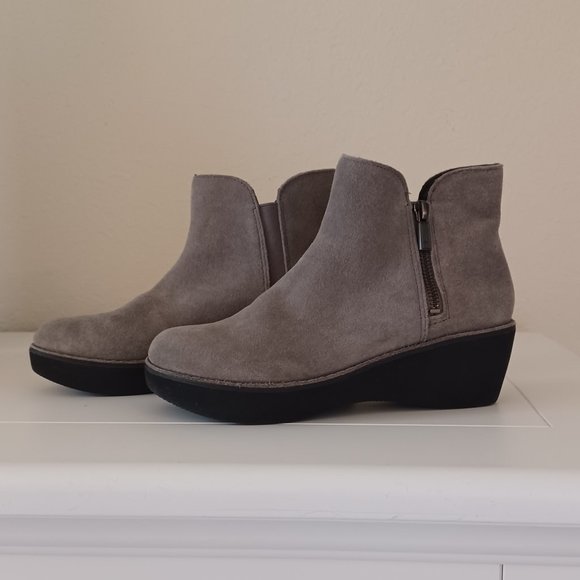 Kenneth Cole Reaction Gray Suede Prime Platform Bootie Size 6 - Picture 3 of 10